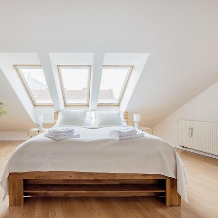 Bright And Spacious Penthouse W/ Terrace & Parking Budapest Eksteriør billede