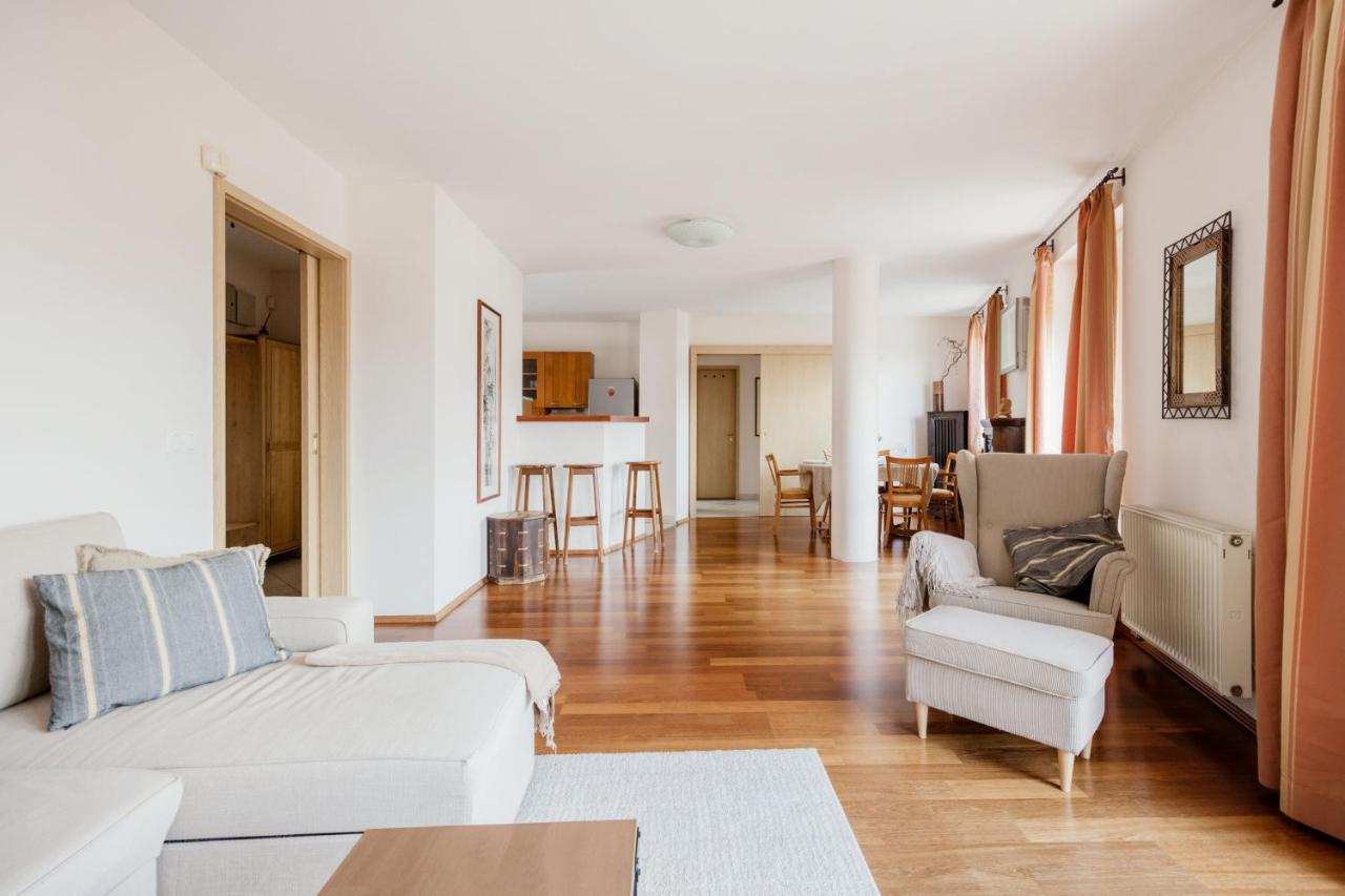 Bright And Spacious Penthouse W/ Terrace & Parking Budapest Eksteriør billede