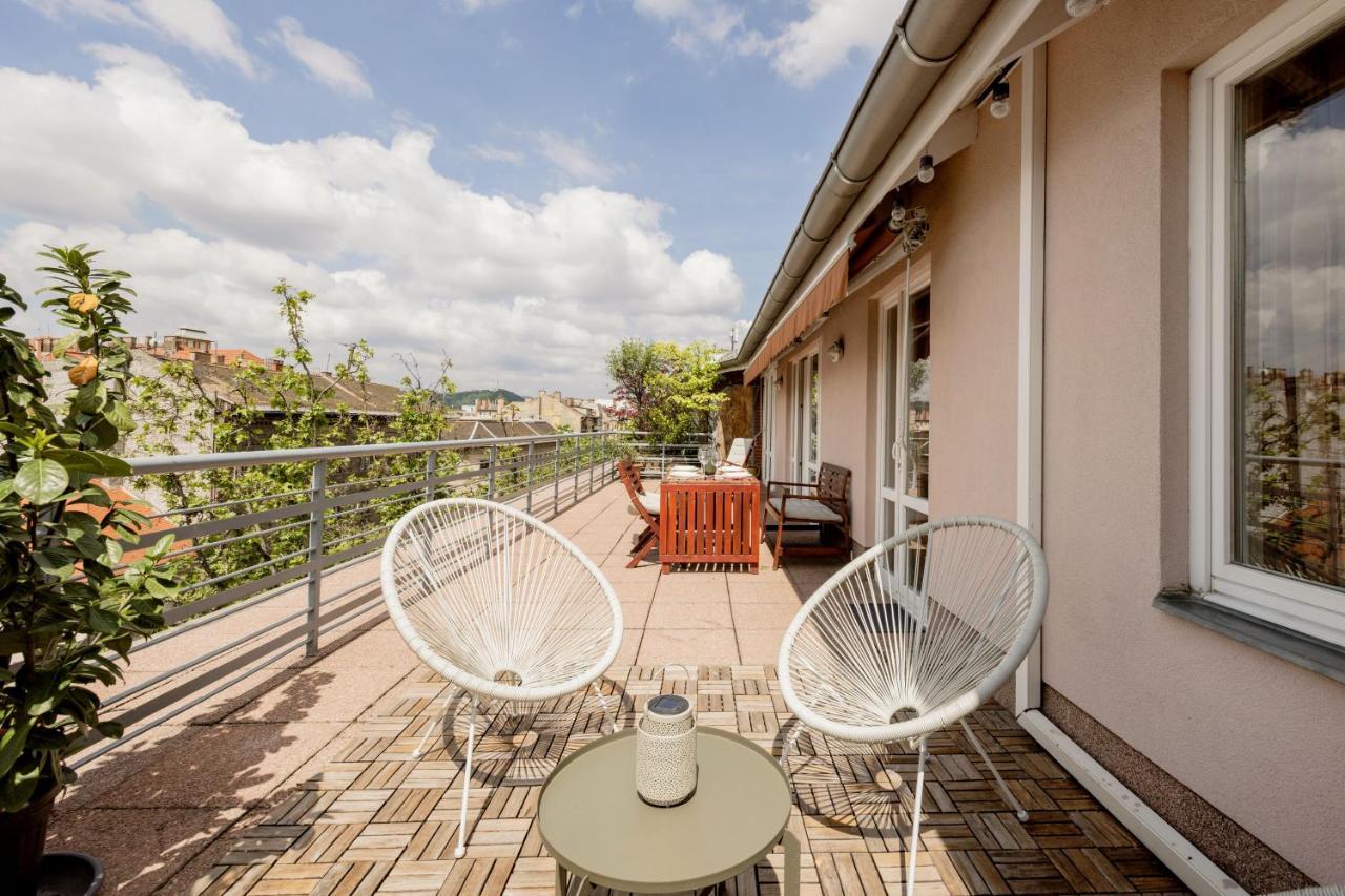 Bright And Spacious Penthouse W/ Terrace & Parking Budapest Eksteriør billede