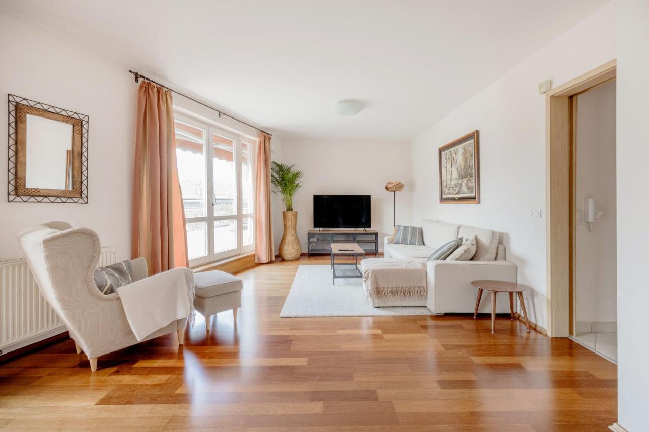 Bright And Spacious Penthouse W/ Terrace & Parking Budapest Eksteriør billede