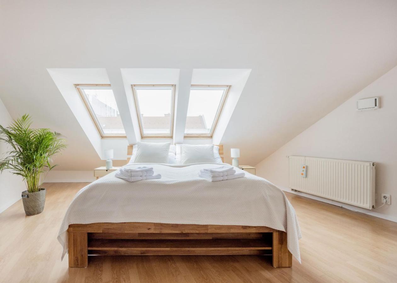 Bright And Spacious Penthouse W/ Terrace & Parking Budapest Eksteriør billede