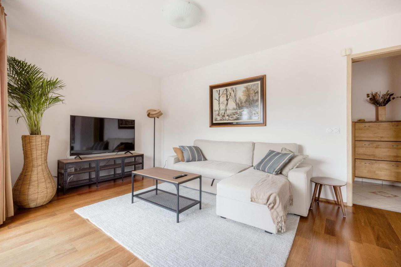Bright And Spacious Penthouse W/ Terrace & Parking Budapest Eksteriør billede