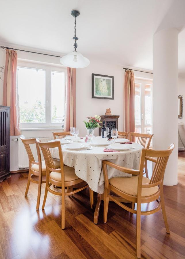 Bright And Spacious Penthouse W/ Terrace & Parking Budapest Eksteriør billede