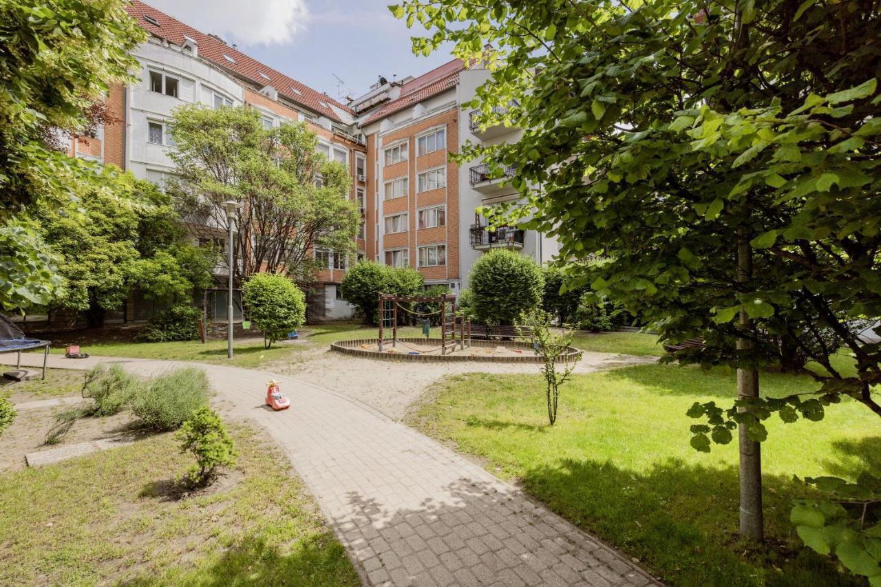 Bright And Spacious Penthouse W/ Terrace & Parking Budapest Eksteriør billede