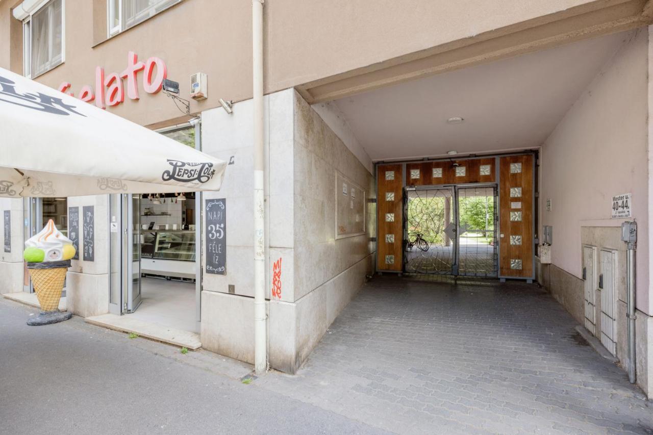 Bright And Spacious Penthouse W/ Terrace & Parking Budapest Eksteriør billede