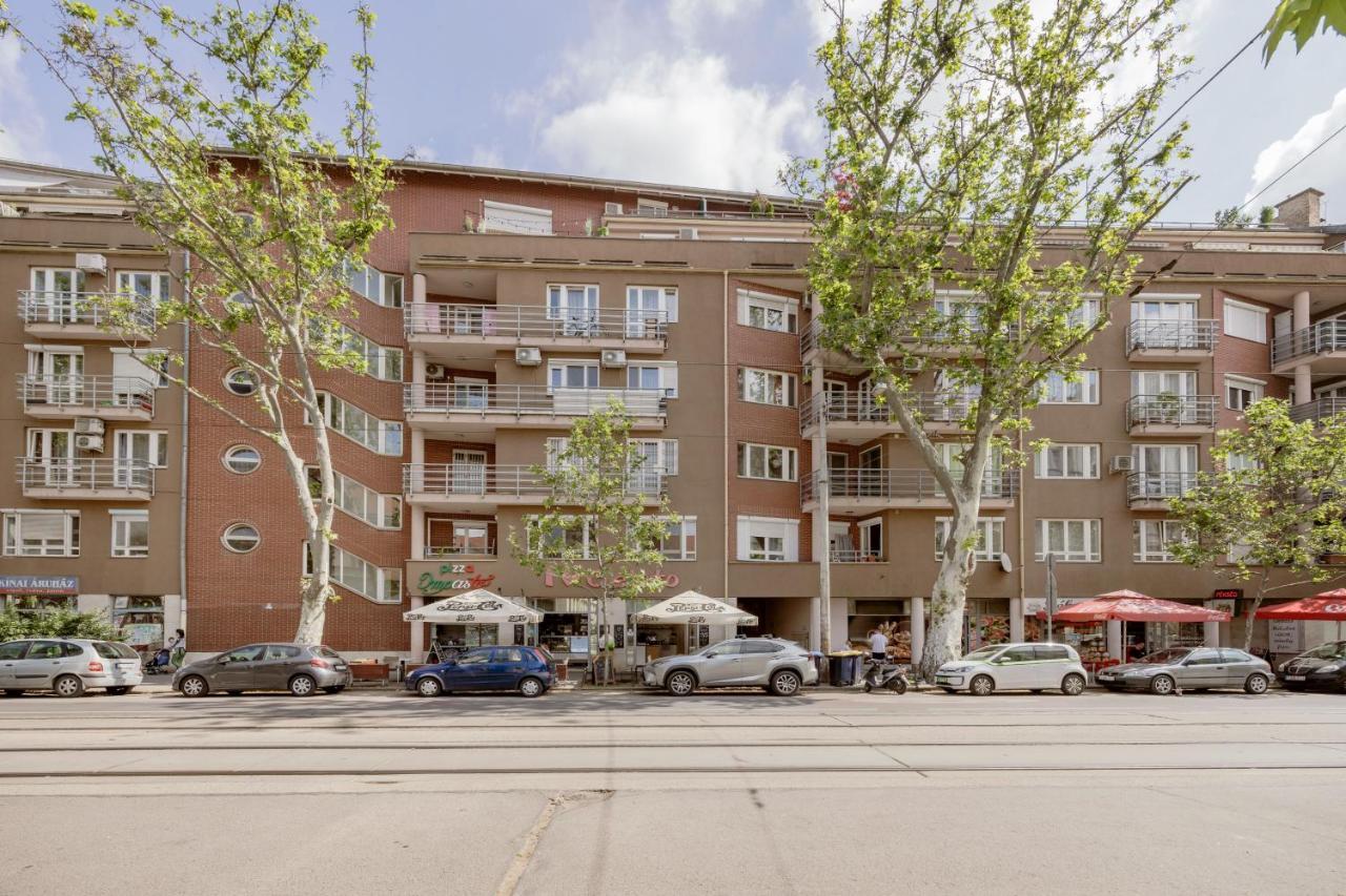 Bright And Spacious Penthouse W/ Terrace & Parking Budapest Eksteriør billede